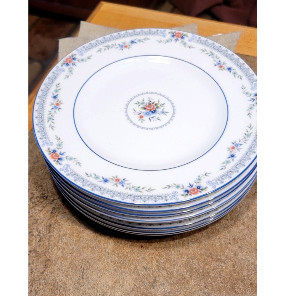 Wedgwood Rosedale R4665 Bone China Plates Set of 4 Blue Floral Trim